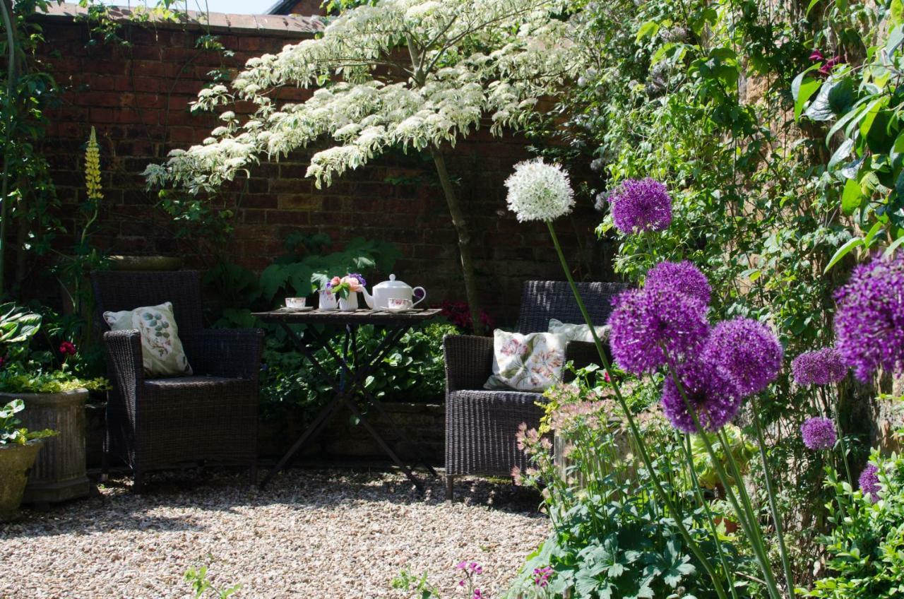 The Hollies Bed And Breakfast Uppingham Esterno foto
