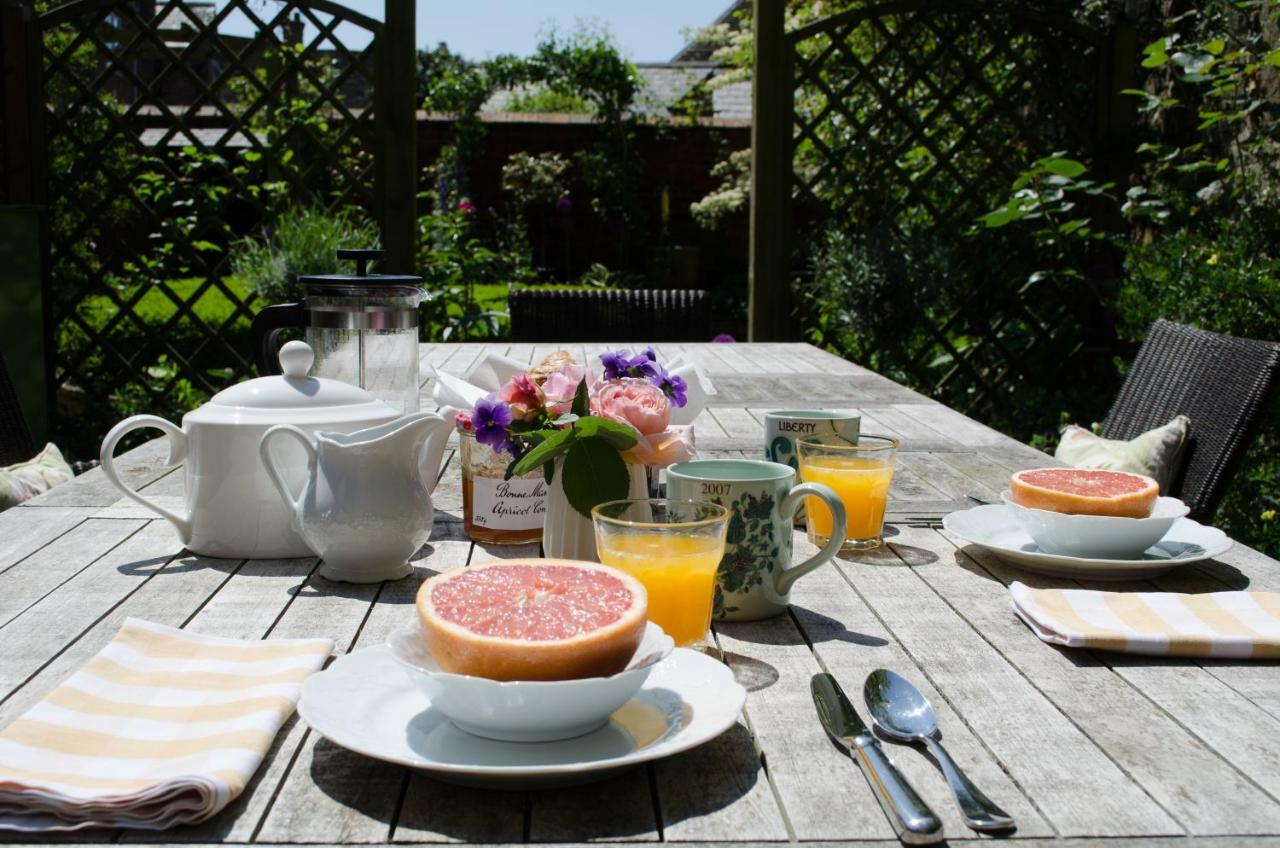 The Hollies Bed And Breakfast Uppingham Esterno foto